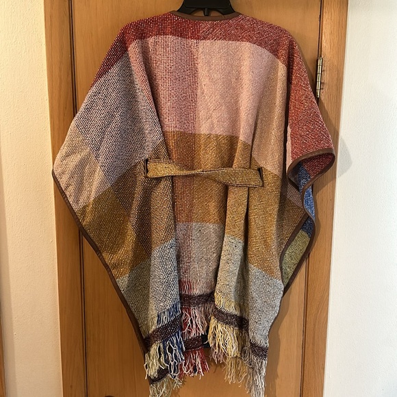 Nomad Morgan Carper Color Block Fringe Wool Cape Poncho Size Medium Large - Picture 11 of 15